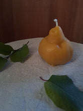 Load image into Gallery viewer, Orchard Quince Beeswax Candle