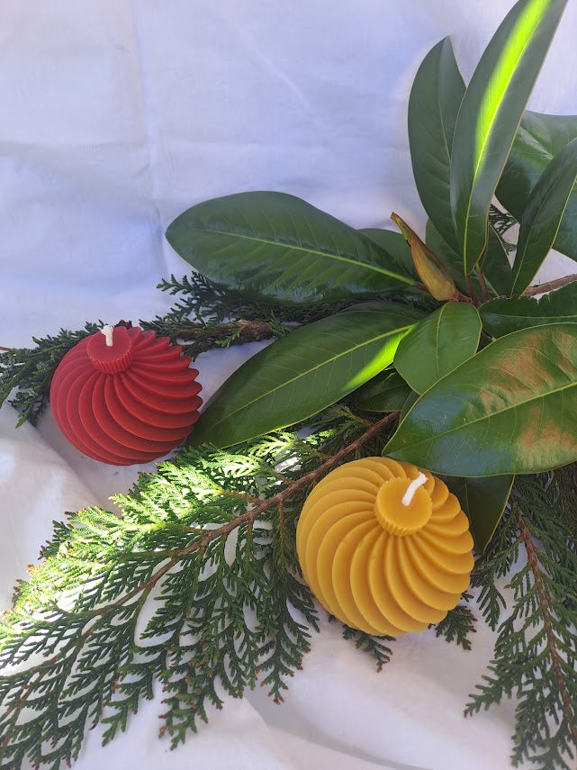 A Christmas bauble Swirl